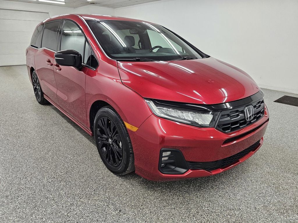 2025 Honda Odyssey — rear three-quarter view